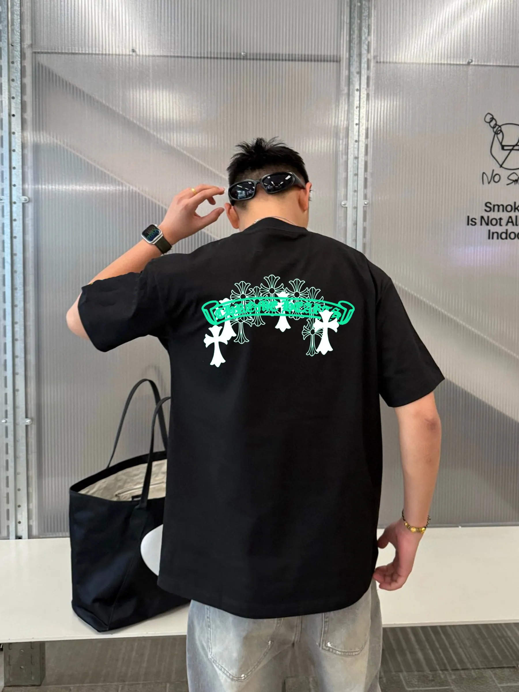 🅿️190 Kroxin 2025 new Sanskrit couple style short-sleeved T-shirt 🔥High version🔥 Original fabric Digital direct printing technology Same style as Internet celebrity High version High quality😘😘 The fabric is made of 250g Solona cotton fabric. It feels super comfortable, fashionable and personalized. A super versatile and good-looking T-shirt. Very suitable for both men and women. A must-have for everyone. Color: black, white Size: S-xxl
